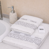 Couple de serviettes de visage + Guest Irge en éponge, différentes couleurs - fabriquée en Italie